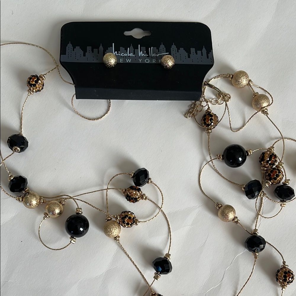 Nicole Miller Gold and Black Earring & Necklace Set Elegant Design